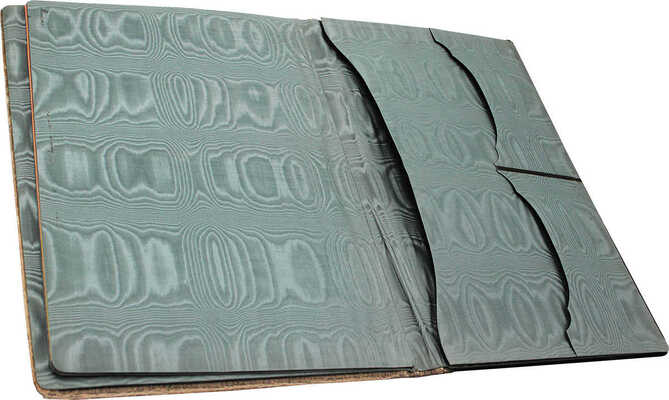 Подносная папка-бювар «Флiингъ-Фоксъ». [Нач. XX в.].